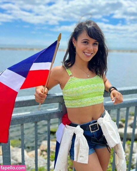 Lorena Abreu ポルノスター エロティック 画像