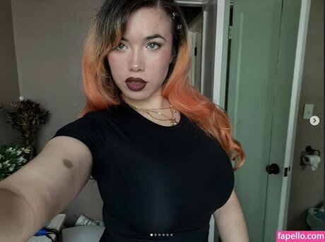 アヘ顔 OnlyFans ホットヌード 写真