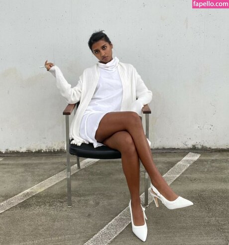 大きな白いチンポ OnlyFans エロチック ギャラリー