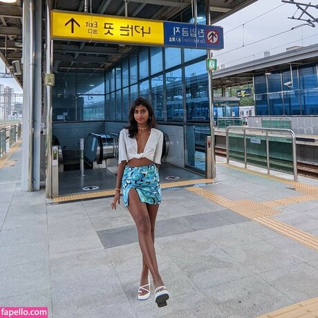 ティーンソロOnlyFans 美しい裸 画像