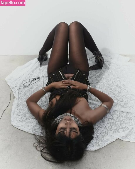 アジアの女の子限定ファン ヌード 画像