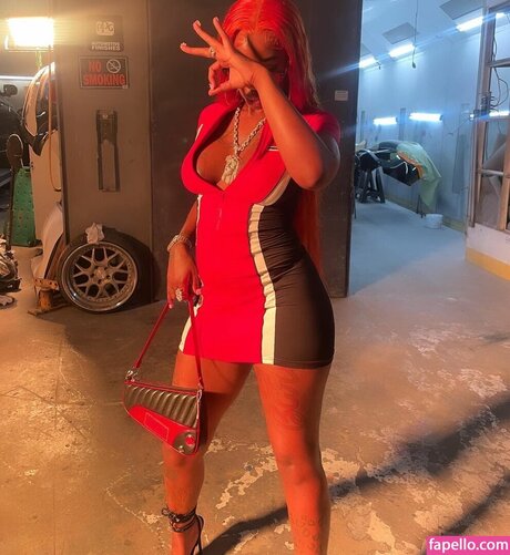 Sexxy Red かわいいポルノスター ギャラリー