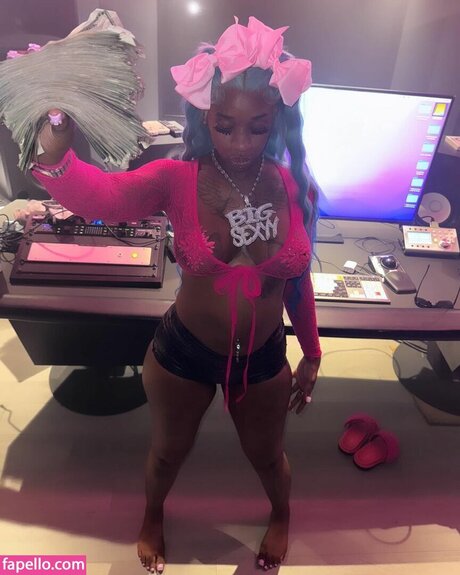 Sexxy Red top profile image