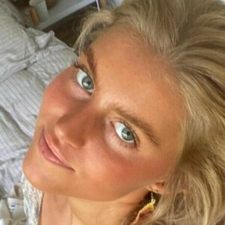 Sofie Houman 裸のスター 写真