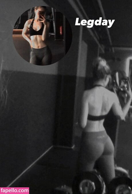 黒人レズビアンOnlyFans アート裸 写真