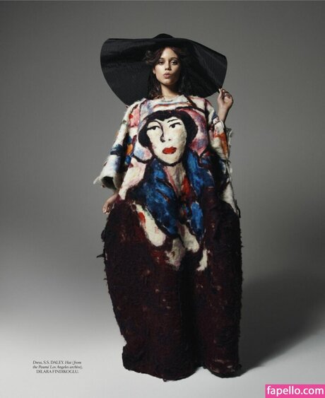 Jenna Ortega 無料モデル 画像