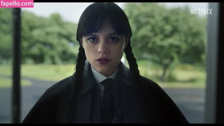 Jenna Ortega 独占モデル 写真