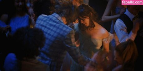 Jenna Ortega セクシーモデル 画像