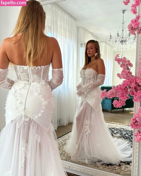 Oliwia Petryna 裸のポルノスター 写真