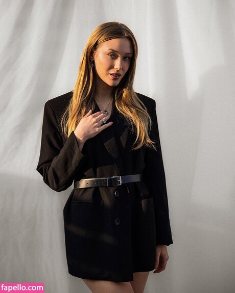 Oliwia Petryna 高品質モデル 画像