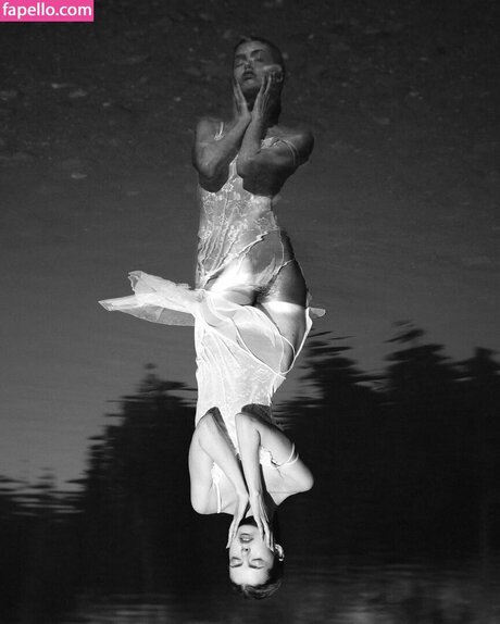 Dear mathilda セクシーモデル 写真