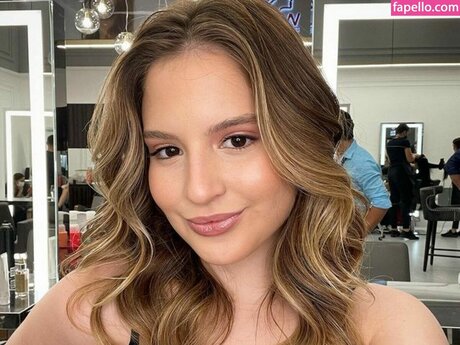 Sophia Valverde スター ヌード アーカイブ