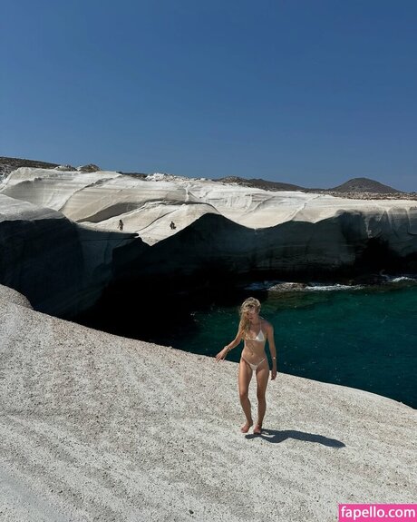 ブルネットの教師OnlyFans ヌード 写真