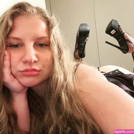 射精 OnlyFans ホット 写真