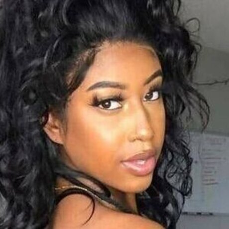 Yungnena ホットなポルノスター 写真