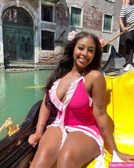 Yungnena ポルノスター 美しい 画像