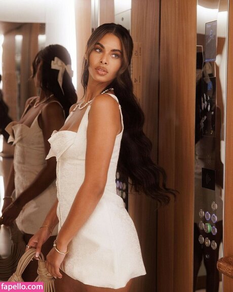 Sophie Piper ヌードスター 写真