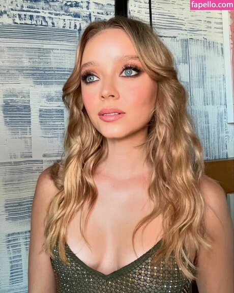 Madeleine Arthur アートモデル ギャラリー