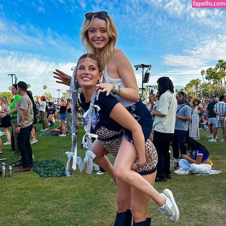 かわいい巨乳OnlyFans エロチック 写真