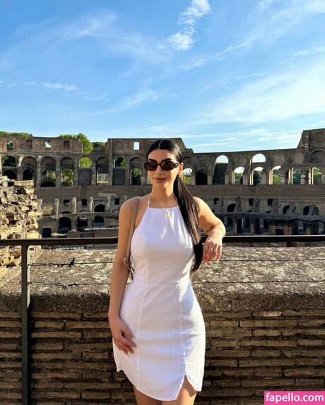 Zenoviajafar ポルノスター 写真