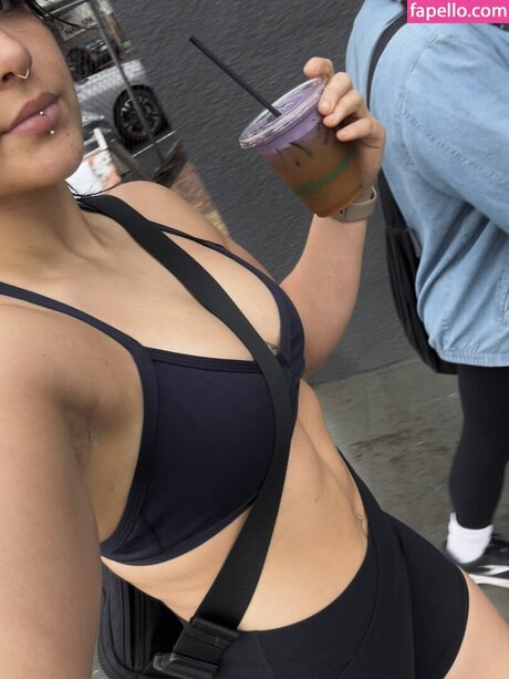 おばあちゃんの巨乳OnlyFans ポルノ 写真