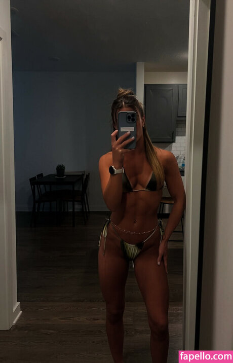 Kendal Grey アートモデル 写真