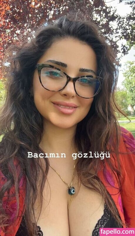 Deniz Ba da_ セックスモデル 写真