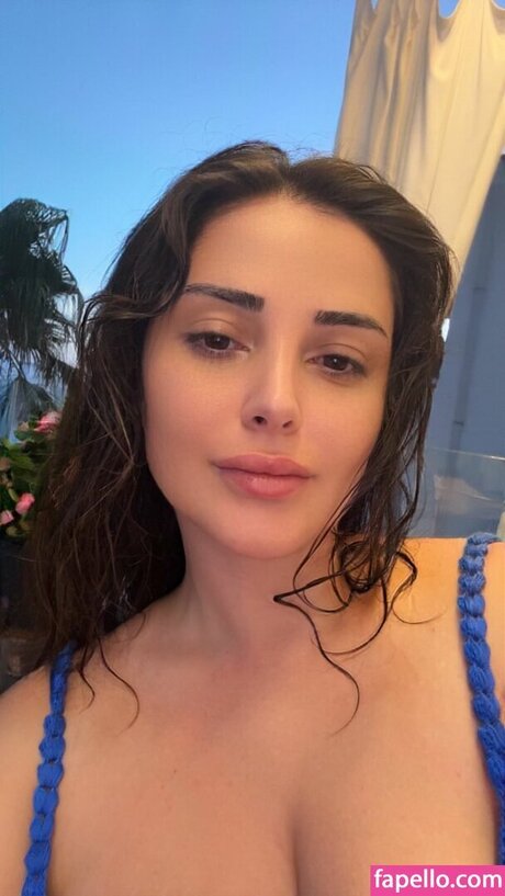 Deniz Ba da_ かわいいポルノスター 画像