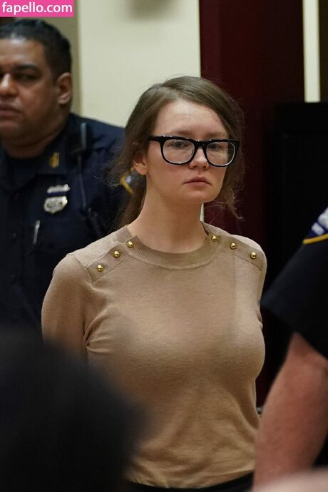 Anna Delvey 素敵なモデル 画像