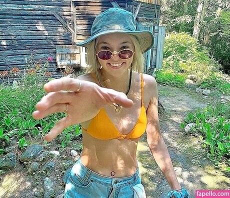 Taylor Hickson ポルノモデル ギャラリー