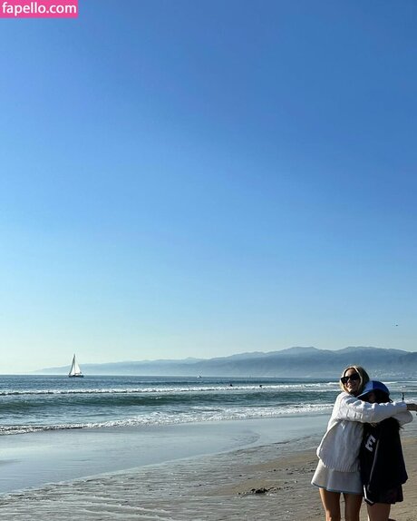 Alexa Blair Robertson 裸モデル 画像