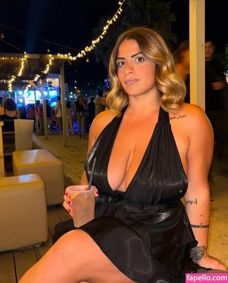 Martina Rolando セックスモデル 画像