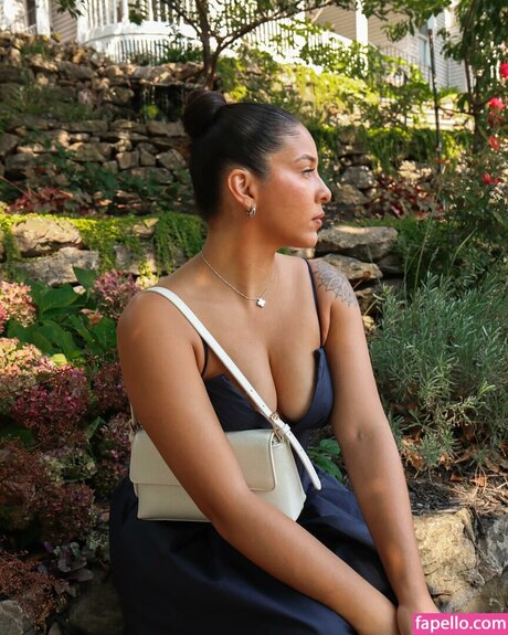 公共の場での猫のOnlyFans ホットセックス 画像