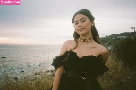 Lukita Maxwell ポルノスター ヌード 画像