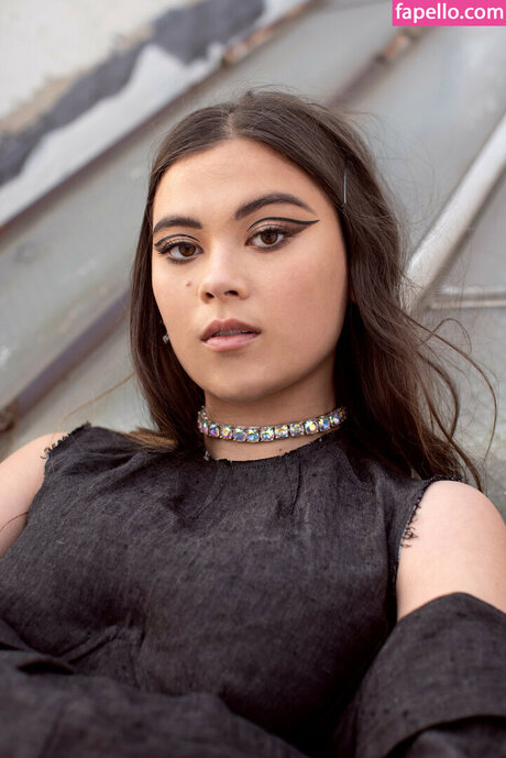 Lukita Maxwell セクシーモデル 写真