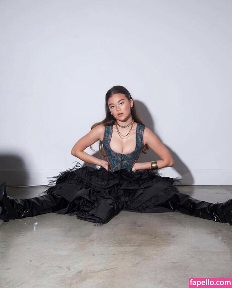 喫煙のみのファン 美しいヌード 写真