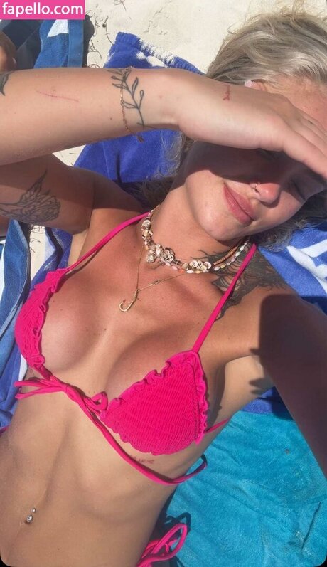 abigailwhhite 素敵なモデル 写真