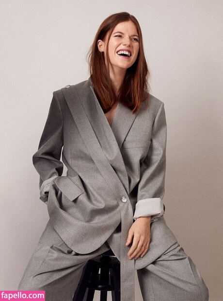 Rose Leslie アダルトスター 画像