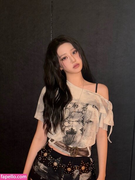 Hwiseo エロティックなモデル ギャラリー