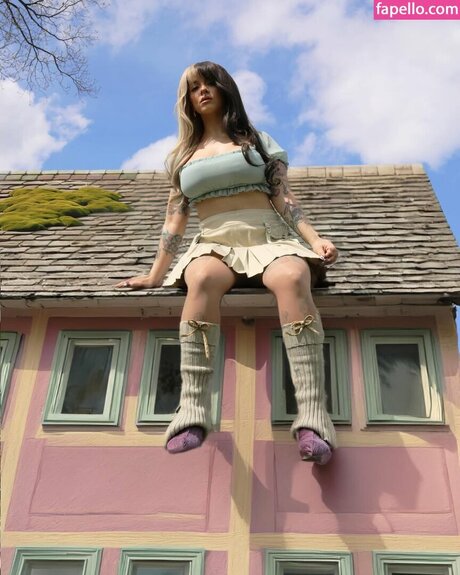 Melanie Martinez ヌード女優 画像