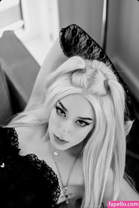 若い熟女OnlyFans エロチック 写真