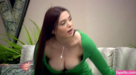 アジア人のタトゥー OnlyFans 美しいポルノ 画像