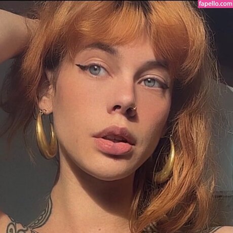 Nora Fae アダルトスター 写真