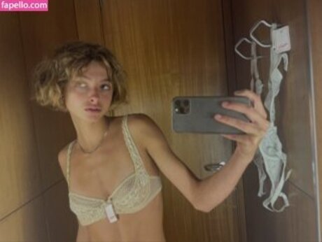 大きな乳首OnlyFans アートヌード ギャラリー