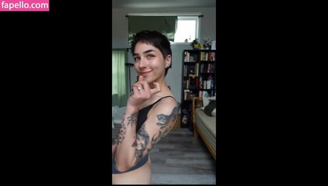 ゲイランジェリーOnlyFans ホットヌード 写真