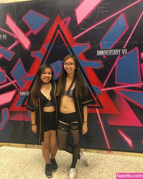 膨らみ OnlyFans アート裸 ギャラリー