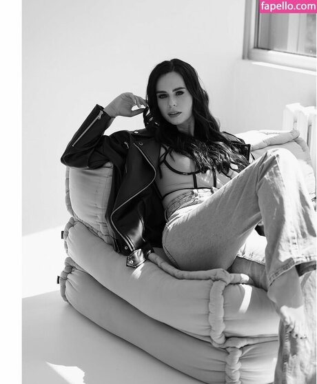 美しい足 OnlyFans 美しい裸 画像