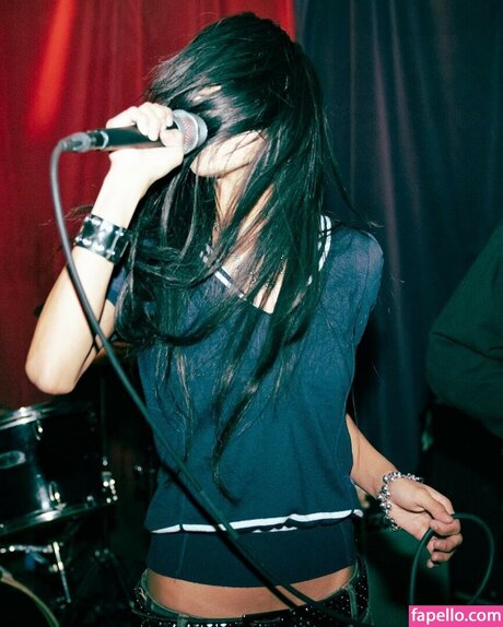 Aislinn Ritchie 無料スター アーカイブ