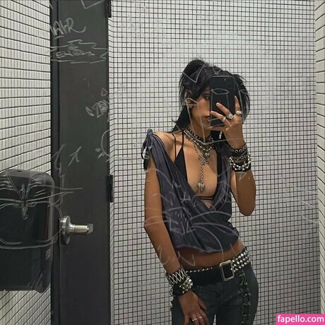 Aislinn Ritchie アートスター 写真