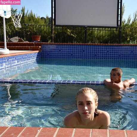 シシーオンリーファンズ アートヌード 写真